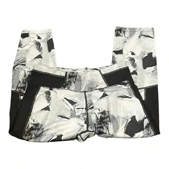 Tek Gear size L marbled Capri leggings EUC - Picture 5 of 9